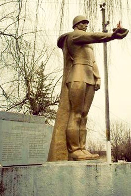 Statue Moldovan village